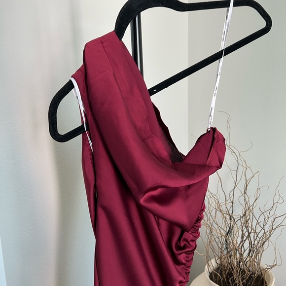 NWT ANDREA IYAMAH Burgundy One Shoulder Satin Evening Dress - Picture 8 of 10